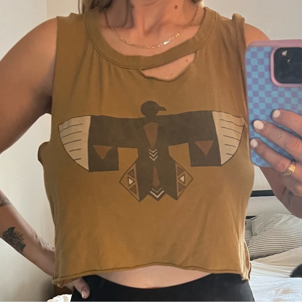Distressed Thunderbird cropped tee